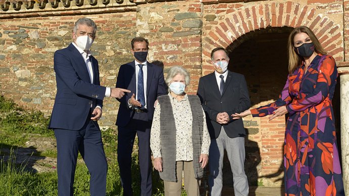 Presentación en Almonaster la Real de las campanadas de Fin de Año de Canal Sur, que se retransmitirán desde el municipio onubense.