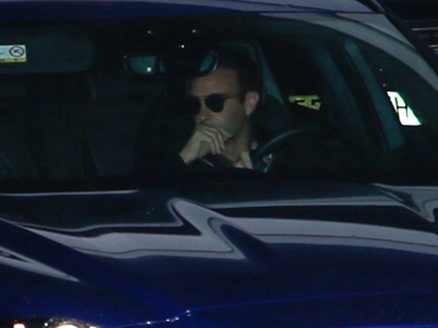 Enrique Ponce, tras dejar a sus hijas en casa de Paloma Cuevas