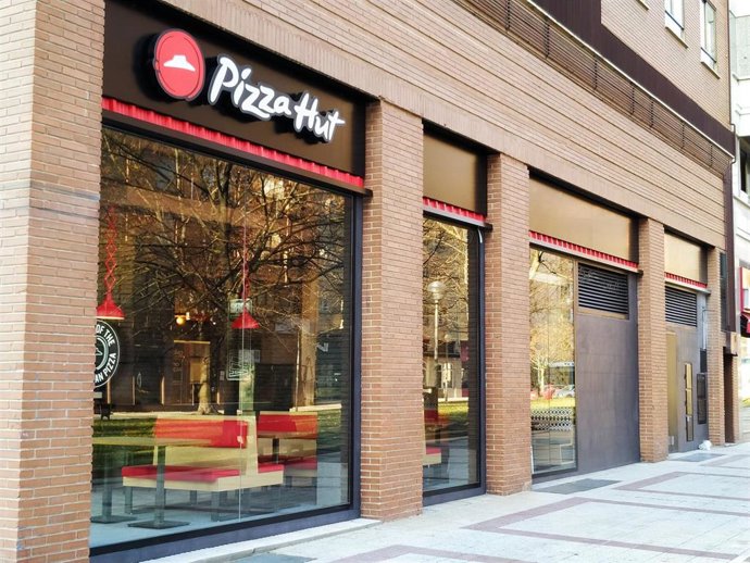 Tienda de Pizza Hut en Pamplona, ubicada en la avenida de Pío XII.