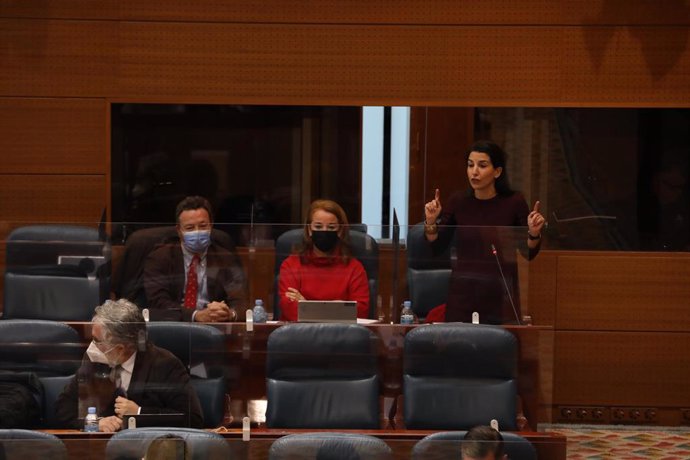 La portavoz de Vox, Rocío Monasterio, interviene durante una sesión plenaria en la Asamblea de Madrid (España), a 3 de diciembre de 2020. La Asamblea leva a debate en el Pleno de este jueves los planes alternativos que tiene la Comunidad de Madrid para 