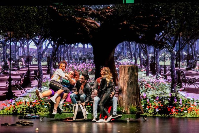 Musical 'Resistiré' en Espacio Raro en Feria de Madrid