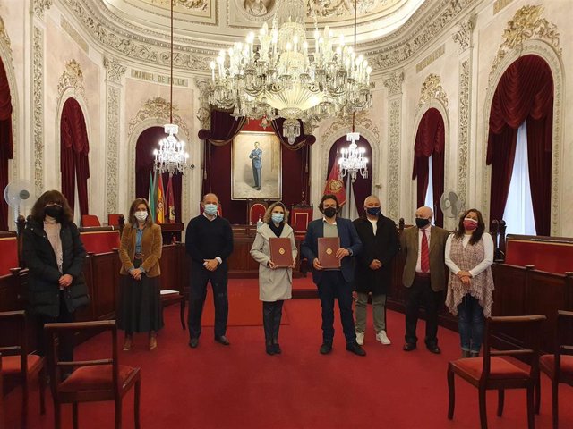 Firma de convenio entre el Ayuntamiento de Cádiz y el Banco de Alimentos