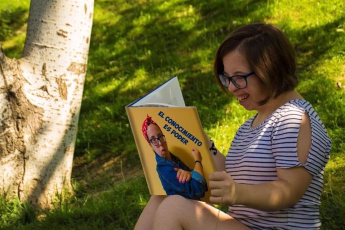 La exposición fotográfica 'Empoderando a las niñas con discapacidad para el disfrute de una vida libre de violencia', de Fundación CERMI Mujeres