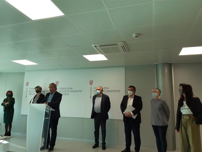 El conseller de Educación, Universidad e Investigación, Martí March, en rueda de prensa.