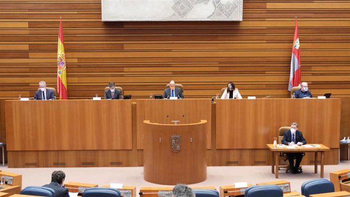 Imagen del inicio del pleno del debate de totalidad del proyecto de presupuestos de CyL para 2021