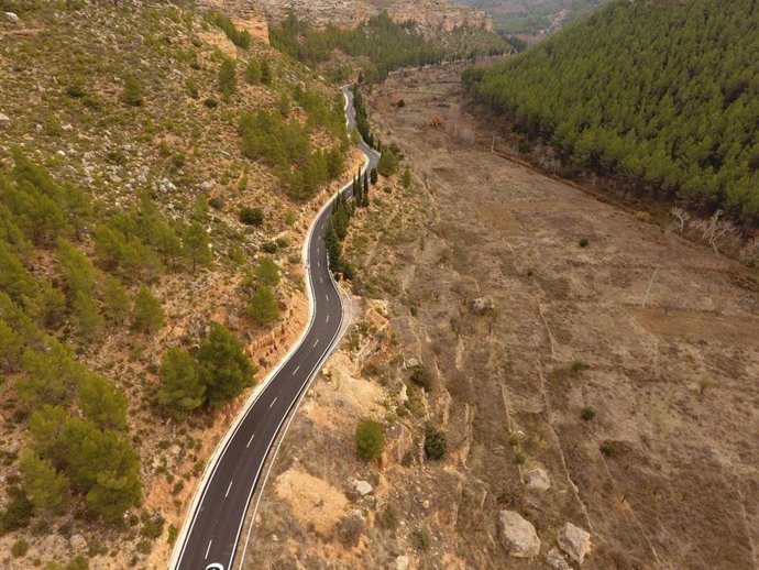 LA DIPUTACIÓ DE VALNCIA MEJORA LA SEGURIDAD DE LA CARRETERA CV-363 ENTRE MAS DEL OLMO Y ADEMUZ