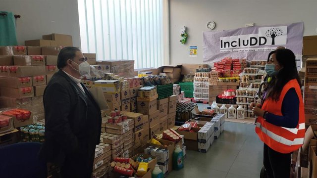 El subdelegado del Gobierno en Málaga, Teófilo Ruiz, visita las instalaciones de la Asociación Includd, por la Inclusión, los Derechos Sociales y el Desarrollo Humano.