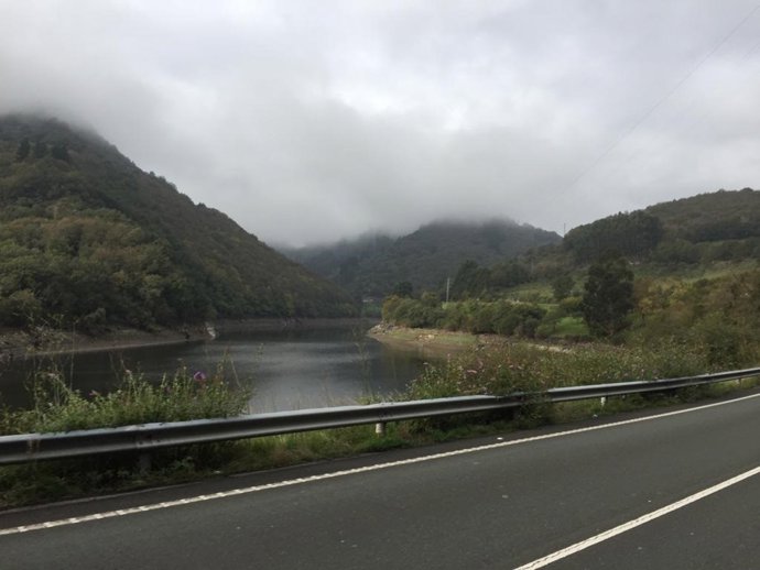 Embalse de Soto La Barca, en Cangas del Narcea. Reserva hidráulica.
