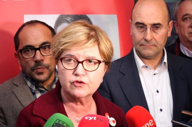 Isaura Leal, con los candidatos del PSOE en Soria