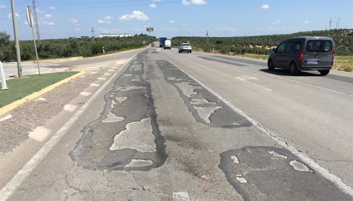 La A-318, variante de Puente Genil