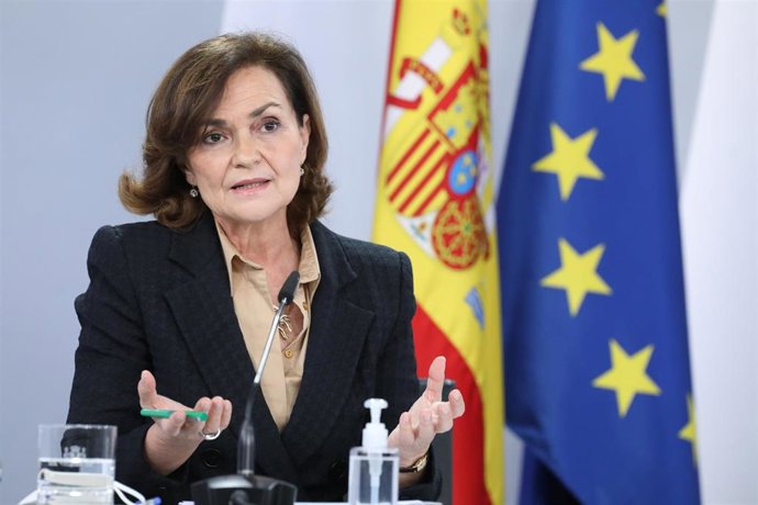 La vicepresidenta primera del Gobierno, ministra de la Presidencia, Relaciones con las Cortes y Memoria Democrática, Carmen Calvo, comparece en rueda de prensa posterior al Consejo de Ministros en Moncloa, Madrid (España), a 22 de diciembre de 2020