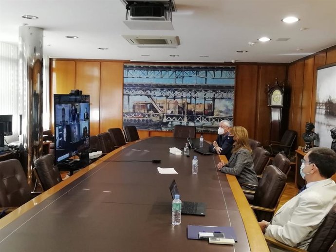 Reunión en la Autoridad Portuaria de la comisión designada para el diseño y la ejecución de este plan.