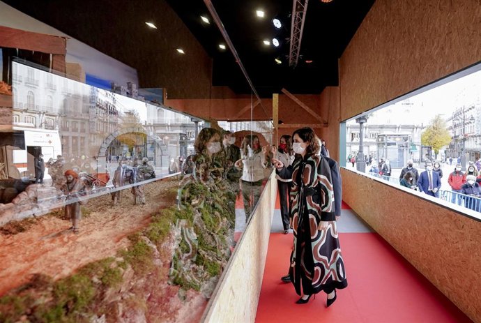 El tradicional Belén de la Puerta de Sol, este año ubicado en el exterior de la Real Casa de Correos.