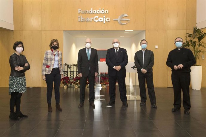Acto de cesión de la biblioteca de Mindán Manero a la Fundación que lleva su nombre por parte de Fundación Ibercaja.