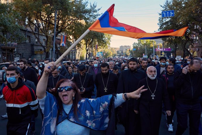 Una protesta contra el primer ministro armenio, Nikol Pashinián, en Ereván