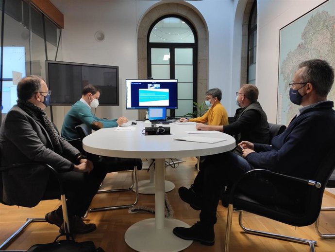 Reunión entre representantes de la Xunta y expertos de la Universidade de Vigo, para avanzar en la elaboración de la futura nueva ley de prevención y defensa contra los incendios forestales de Galicia.