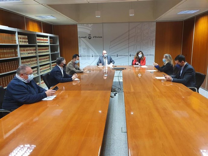 La portavoz del Govern, Pilar Costa, en la reunión en Ibiza.