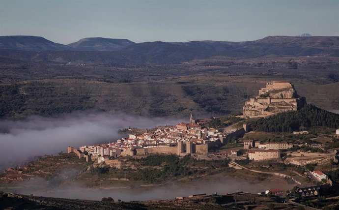 Morella con niebla