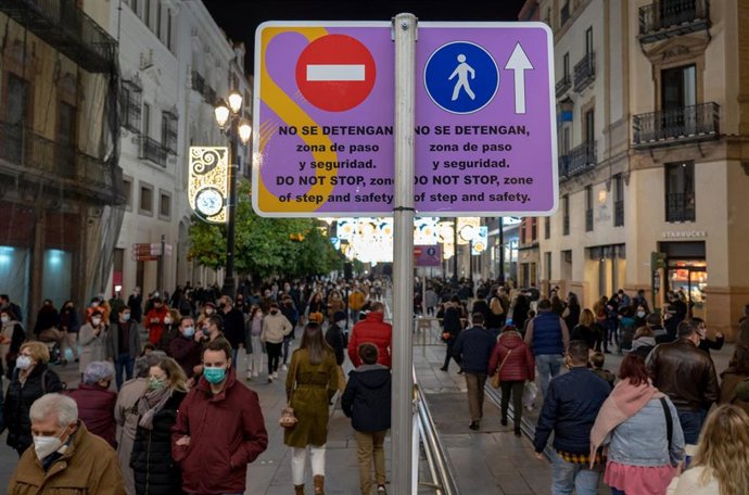 La avenida de la Constitución de Sevilla en Navidad.