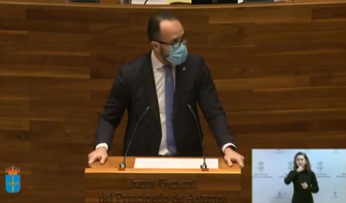 El portavoz de Vox, Ignacio Blanco, en el pleno de la Junta General.