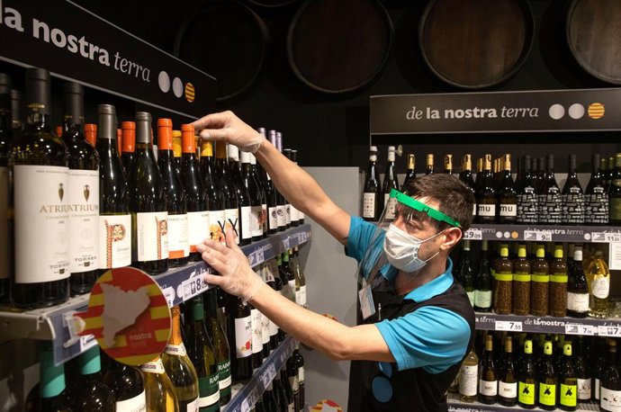 Agro.- Caprabo prevé que los vinos DO Catalunya crecerán un 15% en Navidad