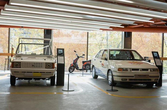 SEAT Panda Papamóvil y Toledo Eléctrico Olímpico.