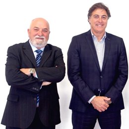 Enrike Rico, consejero delegado de DeustoSistemas (Izq) y Josep Benito, consejero delegado de Seidor (dcha)