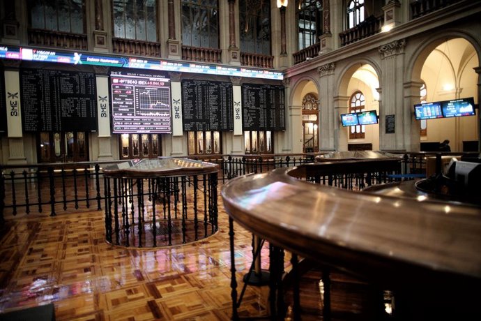La Bolsa de Madrid, un día después de la celebración de elecciones en Estados Unidos, en Madrid (España), a 4 de noviembre de 2020. El Ibex 35 cedía un 0,79% en la media sesión de este miércoles, en la que se situaba justo por debajo de la cota de los 6