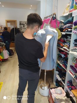 Imagen de uno de los usuarios que forman parte del proyecto Espai Solidari de la Fundación Nazaret.