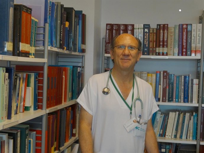 El director del servicio de Medicina Interna del Hospital Costa del Sol de Marbella, el conquense Javier García Alegría, nombrado vicepresidente de FACME