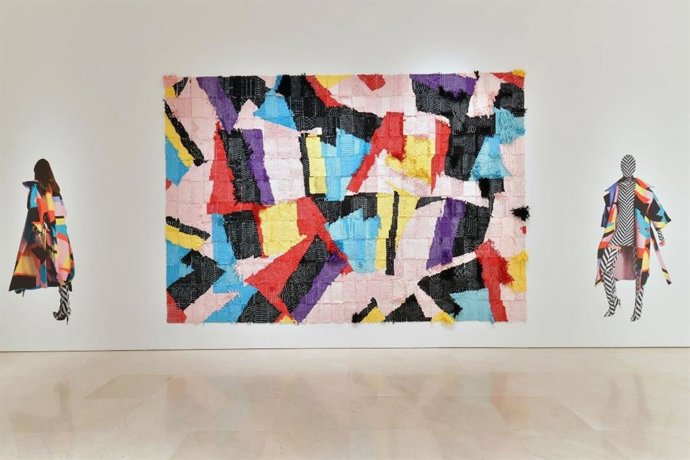 El enorme tapiz de 'Hilando Diseño' puede contemplarse durante estas fiestas en 'El otro Museo' del Picasso Málaga