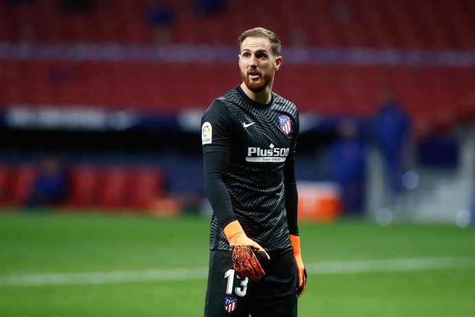 Jan Oblak of Atletico de Madrid protest during the spanish league, La Liga Santander, football match played between Atletico de Madrid and FC Barcelona at Wanda Metropolitano stadium on November 21, 2020, in Madrid, Spain.
