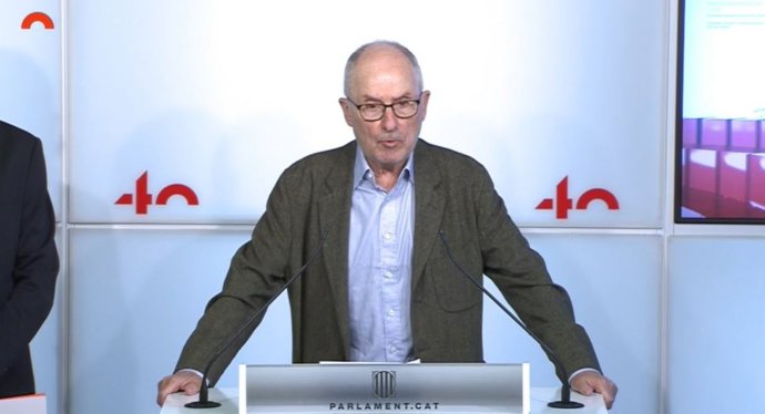 El síndic de Greuges, Rafael Ribó, expone en rueda de prensa las conclusiones de su actuación de oficio por el incendio en una nave industrial de Badalona. El 23 de diciembre de 2020.