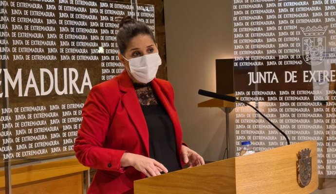 La consejera de Igualdad y portavoz de la Junta, Isabel Gil Rosiña, en rueda de prensa