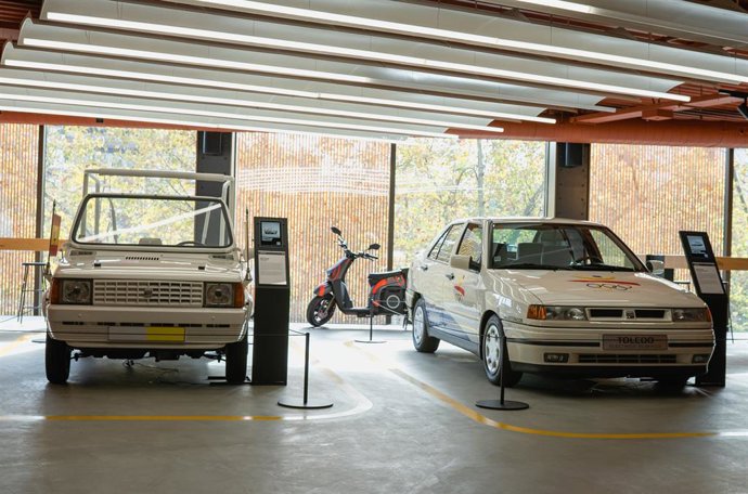 SEAT Panda Papamóvil y Toledo Eléctrico Olímpico.