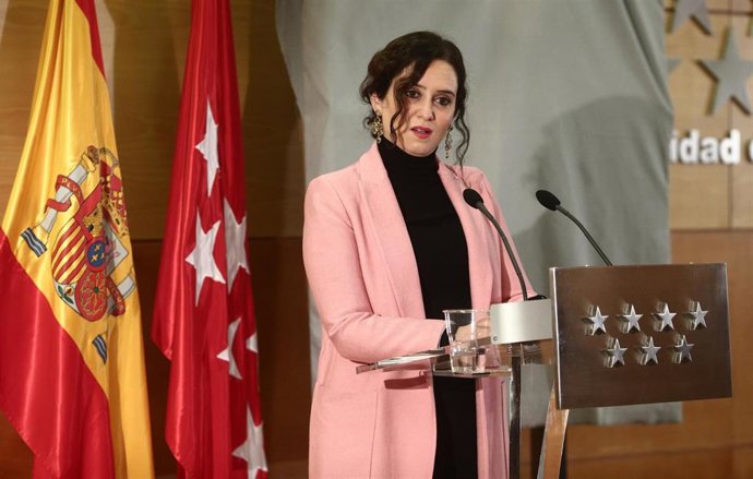 La presidenta de la Comunidad de Madrid, Isabel Díaz Ayuso, participa en el acto organizado en la sede del Gobierno regional en memoria de Diana Quer y todas las víctimas de violencia, en Madrid (España), a 18 de diciembre de 2020.