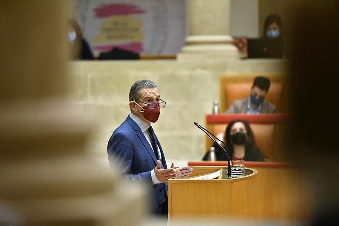 El consejero de Hacienda, Celso González