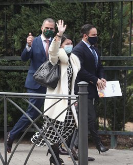 El portavoz de Vox en el Ayuntamiento, Javier Ortega Smith; la secretaria general de Vox en el Congreso de los Diputados, Macarena Olona; y el presidente de Vox, Santiago Abascal