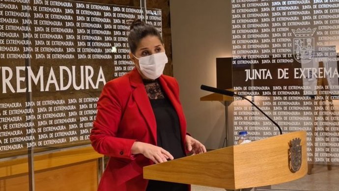 La consejera de Igualdad y portavoz de la Junta, Isabel Gil Rosiña, en rueda de prensa