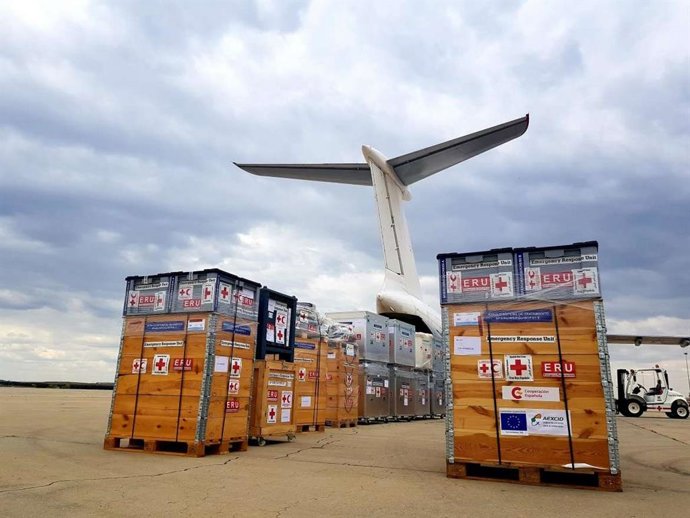 Material con destino a Mozambique en la base de Torrejón
