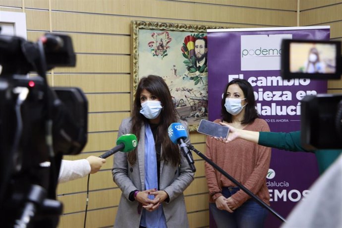 Las diputadas andaluzas de Unidas Podemos Martina Velarde e Isabel Franco, en una foto de archivo.