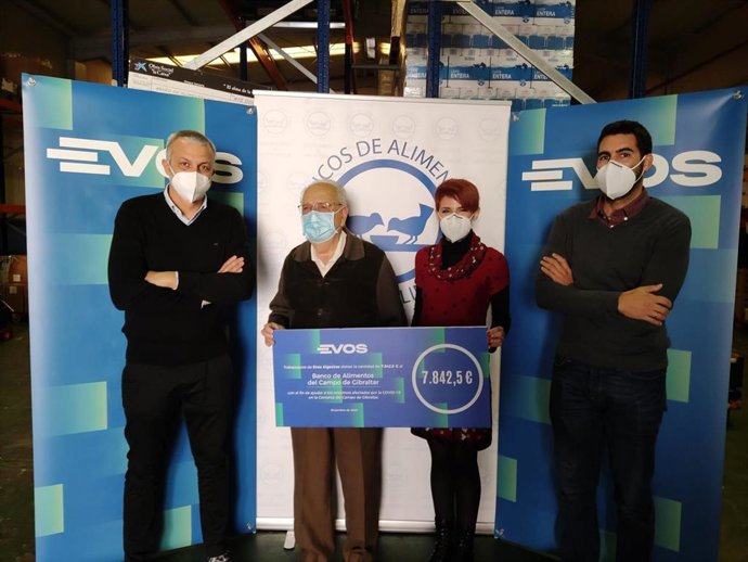 Donación de trabajadores de Evos Algeciras al Banco de Alimento