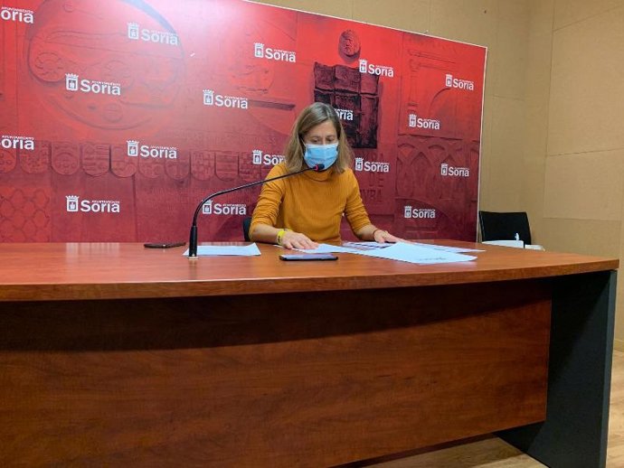 La concejal de Educación de Soria explica los presupuestos participativos.