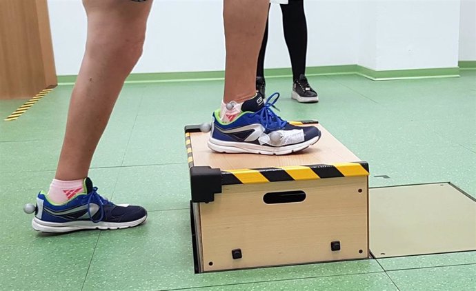 Investigan en tecnologías portables para realizar el seguimiento de pacientes con prótesis de rodilla