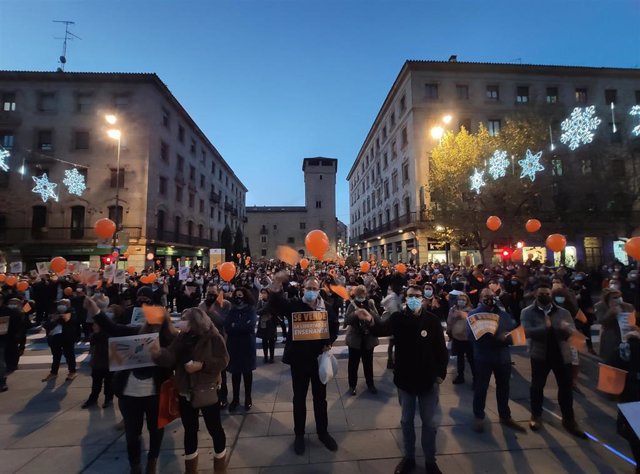 Concentración en apoyo a la educación concertada y en contra de la nueva reforma educativa en Salamanca.