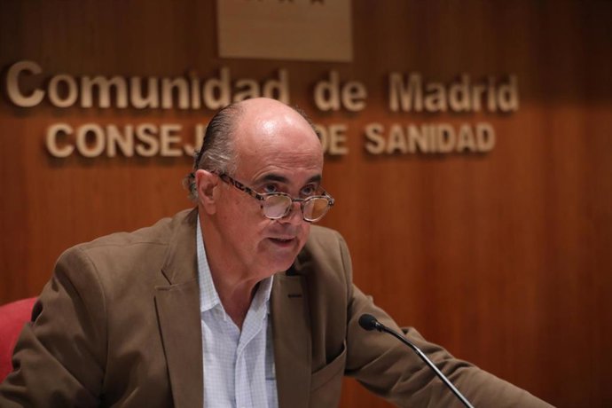 El viceconsejero de Salud Pública y Plan COVID-19 de la Comunidad de Madrid, Antonio Zapatero, comparece para actualizar la información sobre la situación epidemiológica y asistencial en la región en la Consejería de Sanidad, en Madrid (España), a 4 de 