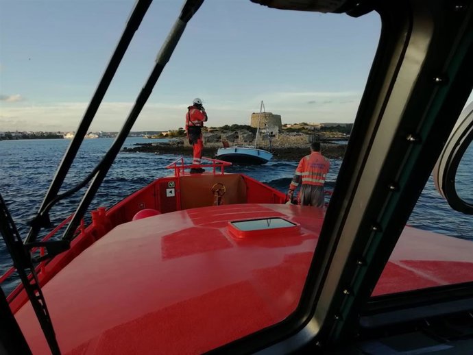 Salvamento Marítimo en la tarea desarrollada en Menorca.