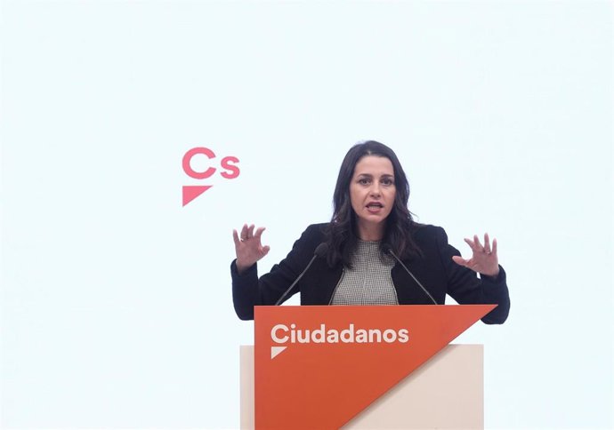 La presidenta de Ciudadanos, Inés Arrimadas, ofrece una rueda de prensa posterior a la reunión del Comité Permanente de Ciudadanos, en Madrid