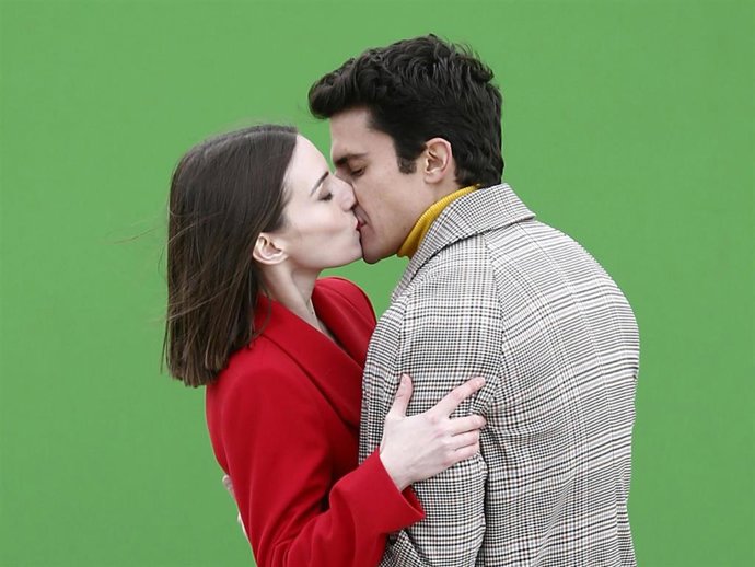 María Valverde y Álex González en el rodaje de "Fuimos canciones"