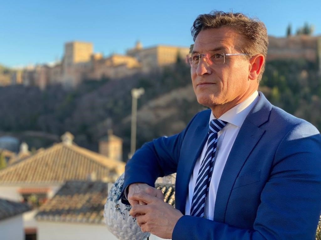 El alcalde de Granada destaca que el pacto con el PP "está funcionando